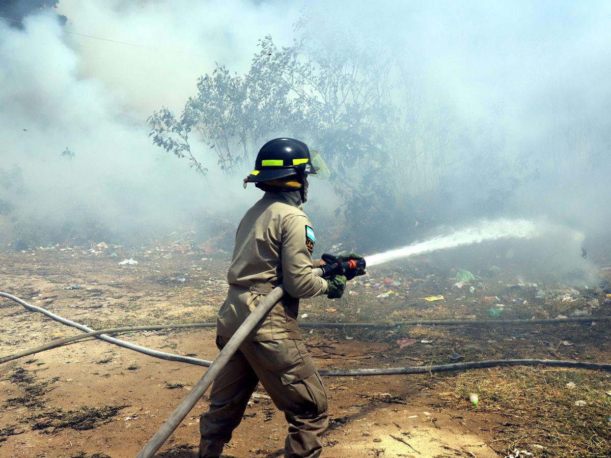 Bomberos y brigadistas, víctimas de atentados y robos en sus labores