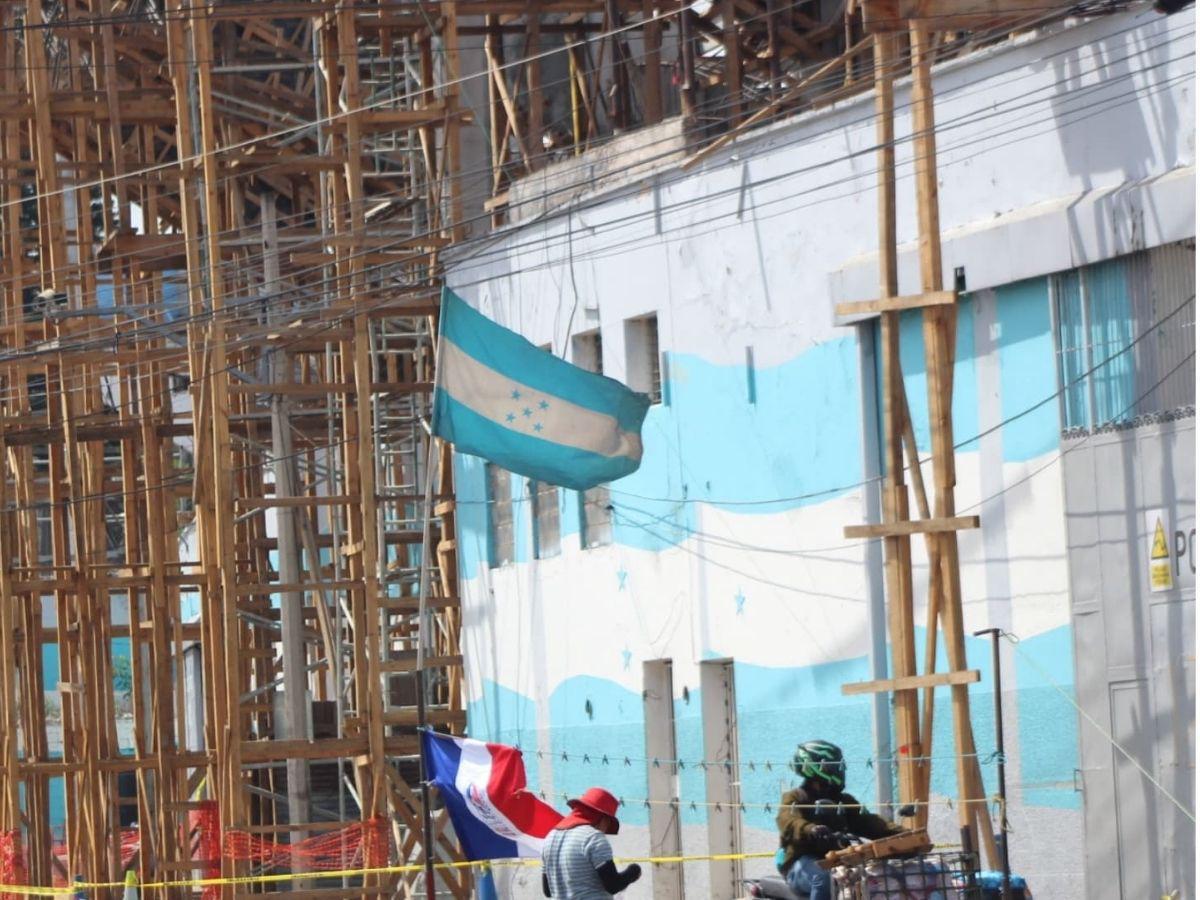 Estadio Nacional de Tegucigalpa presenta avances en gradería y nuevo techado