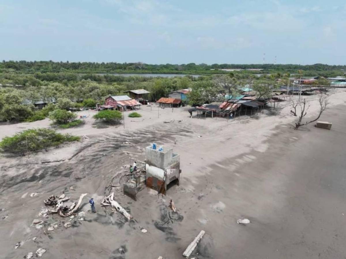 Devastación, éxodo y abandono: así arrasa el mar con Cedeño