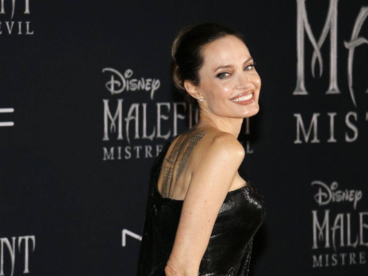 Angelina Jolie ‘se sincera’ sobre el cierre de su divorcio con Brad Pitt