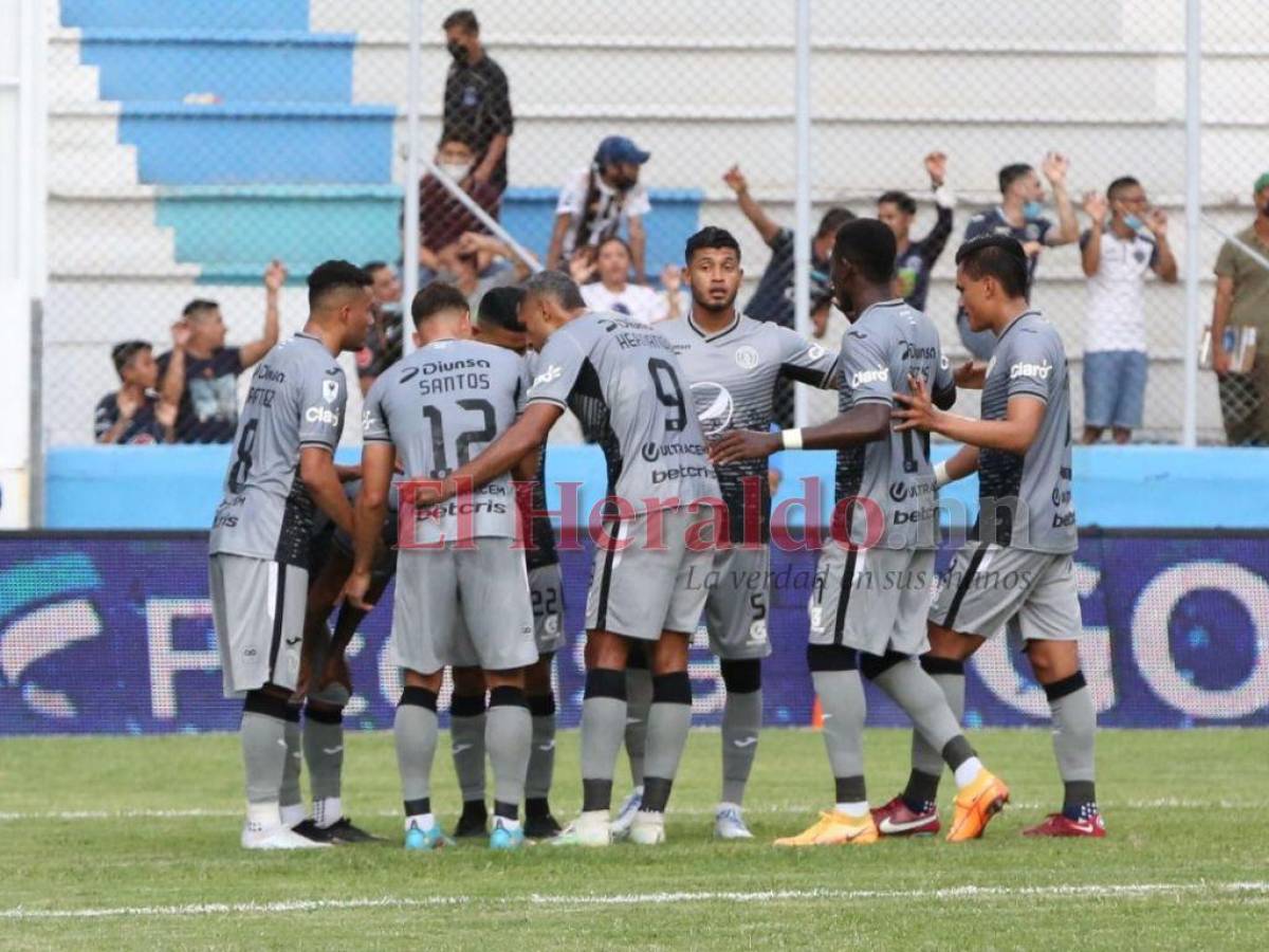 Con un hombre menos y remontada incluida, Motagua goleó 4-1 a Marathón