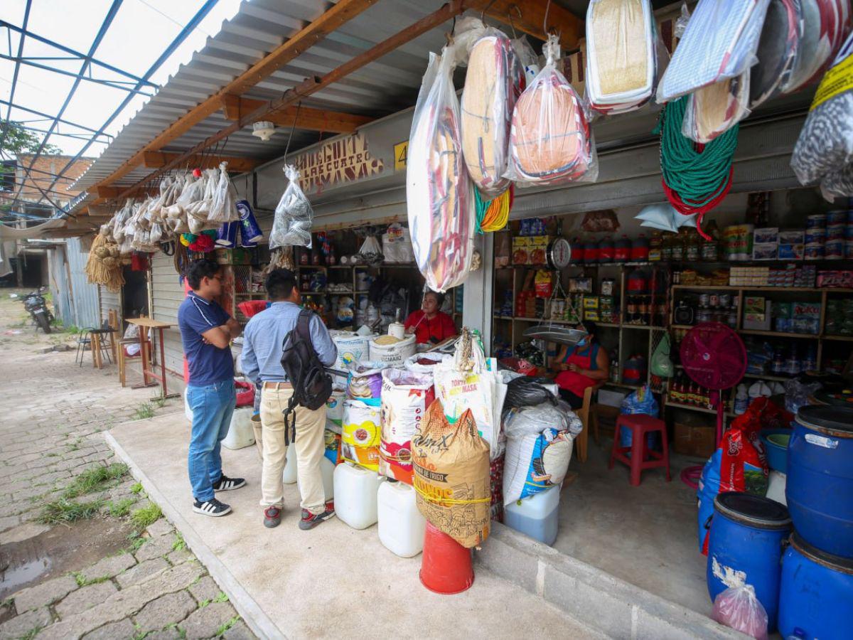 Espacio del antiguo supermercado Mirna sigue abandonado en Comayagüela