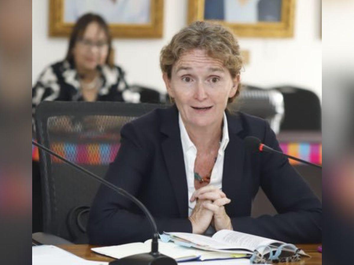 Alice Shackelford exhorta al fortalecimiento de Estado de derecho