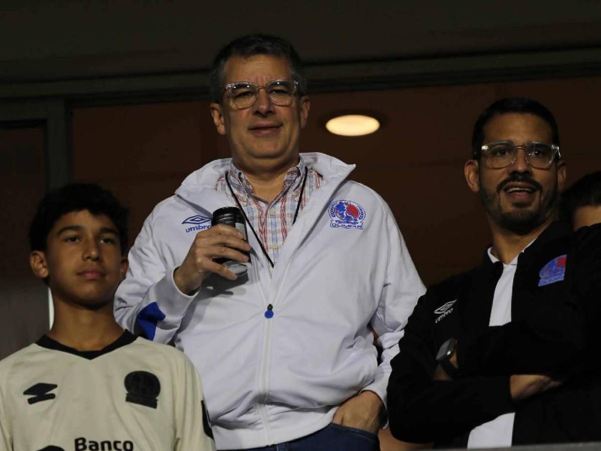 Presentadores hondureños y famosos en el estadio Nacional para la final Olimpia-Motagua