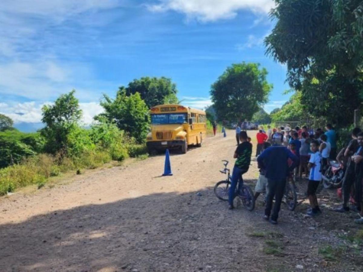 Asesinan a disparos a hombre dentro de un bus en Comayagua