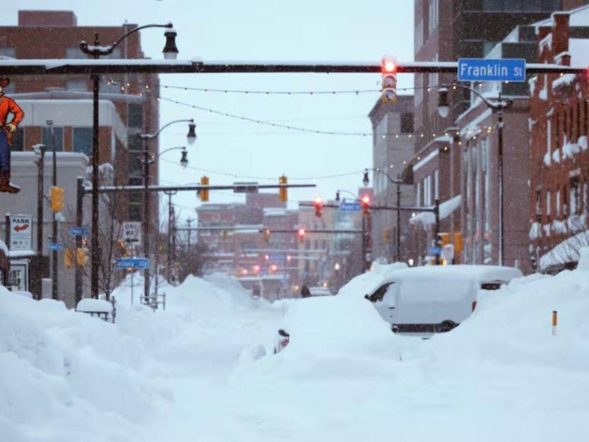 Navidad en Nueva York: Luces festivas brillan pese a las nevadas de invierno