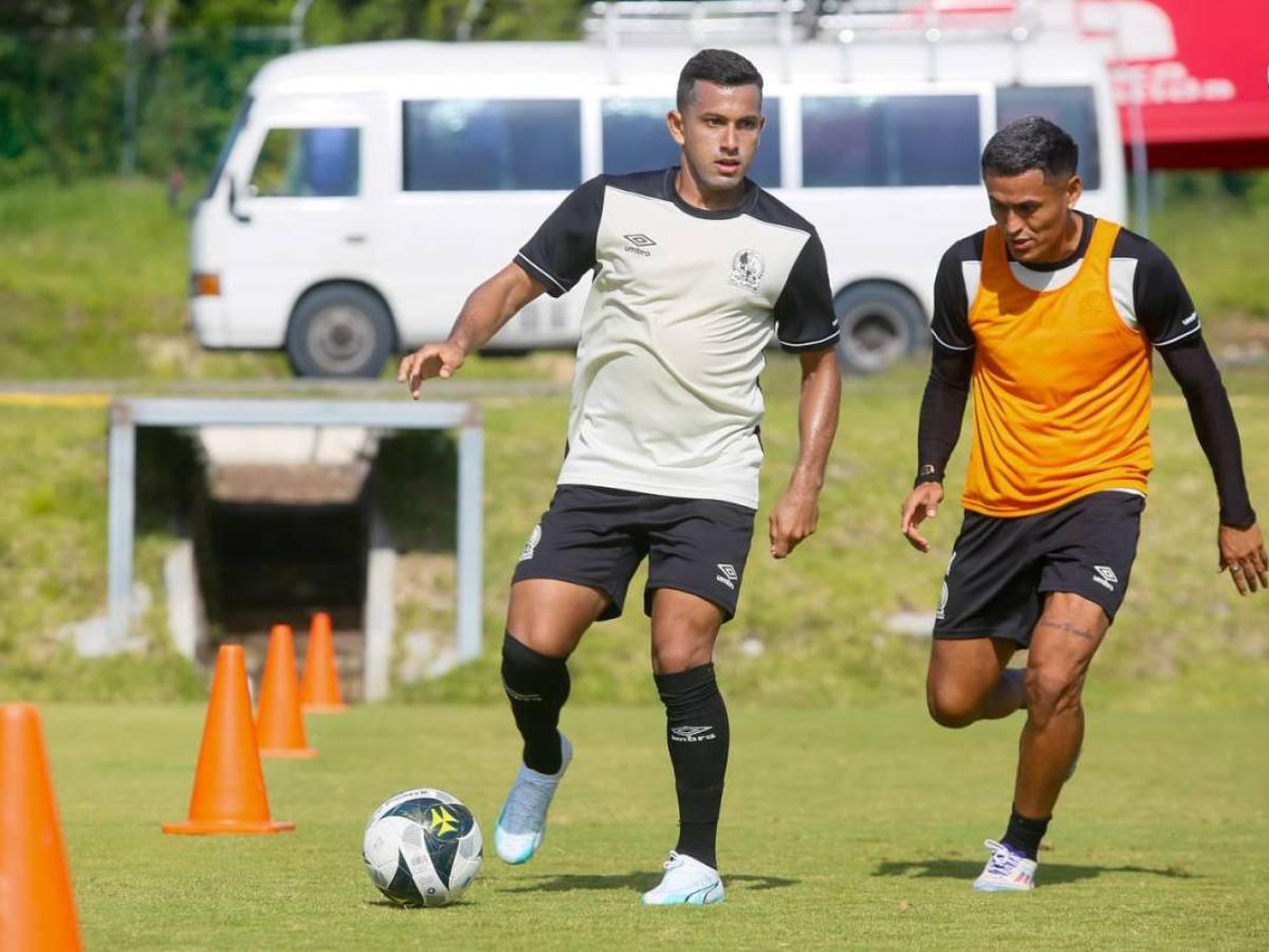 Con sorpresas: El 11 titular que enviaría Olimpia en su regreso a Liga Nacional ante Victoria