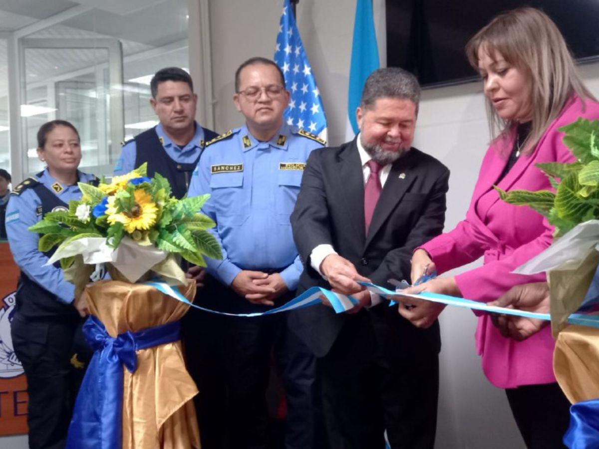 Policía Nacional inaugura moderna oficina de la INTERPOL y la bodega de armas