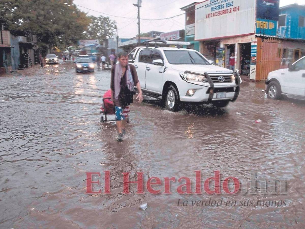 Fuertes lluvias dejan 3,325 familias afectadas en el norte