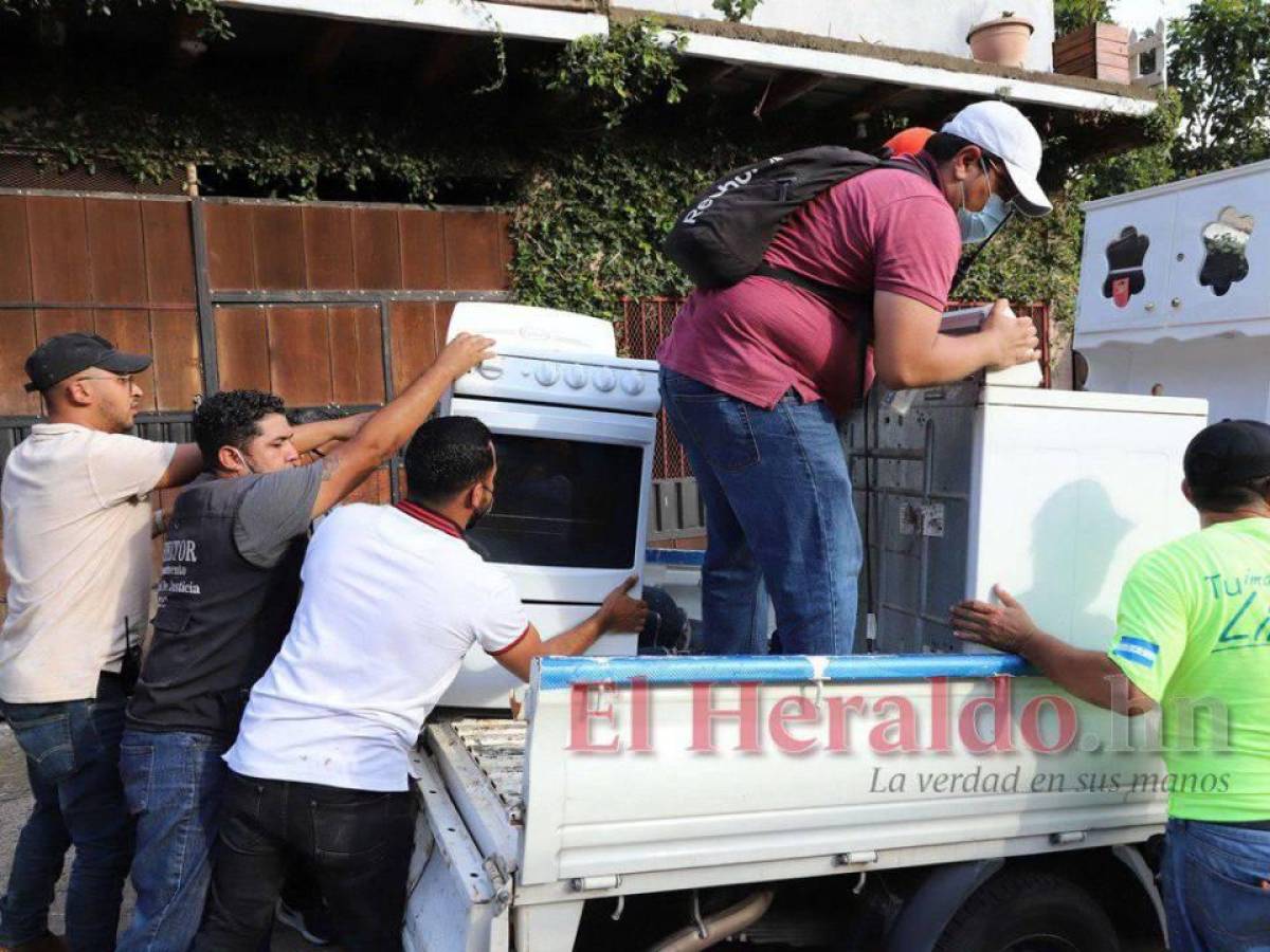 Desastre y dolor viven más de 150 familias en la Guillén