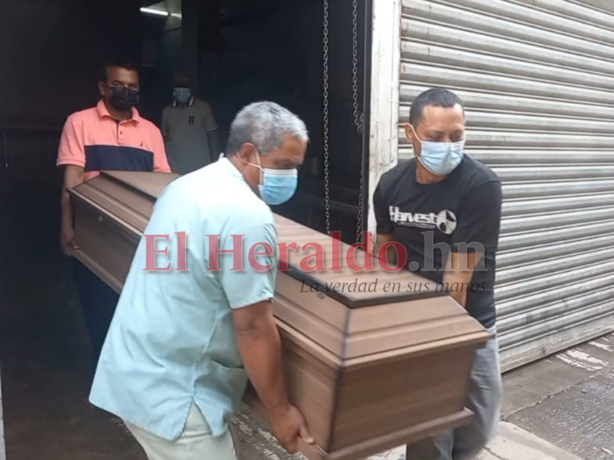 Retiran restos de hombre asesinado en la colonia San Miguel de la capital