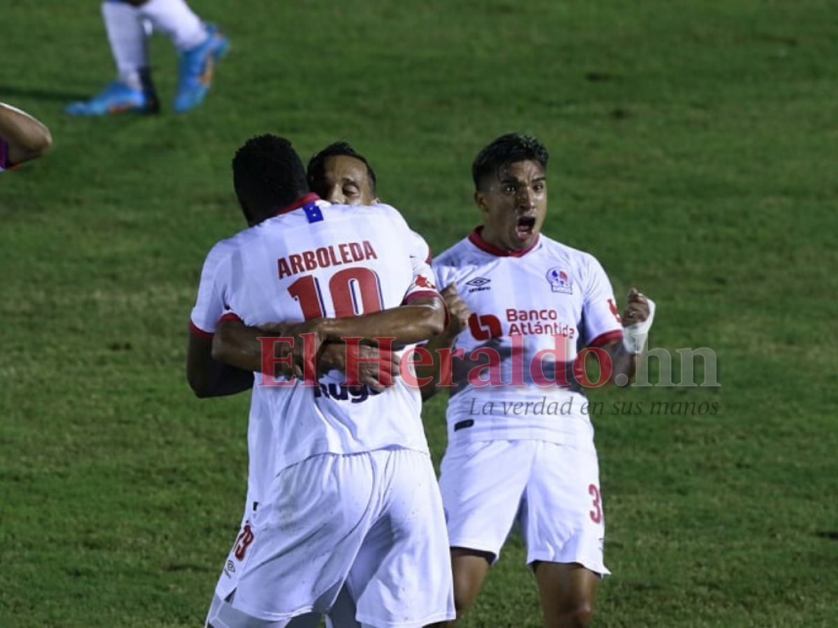 El Olimpia goleó 3-0 a Vida en La Ceiba