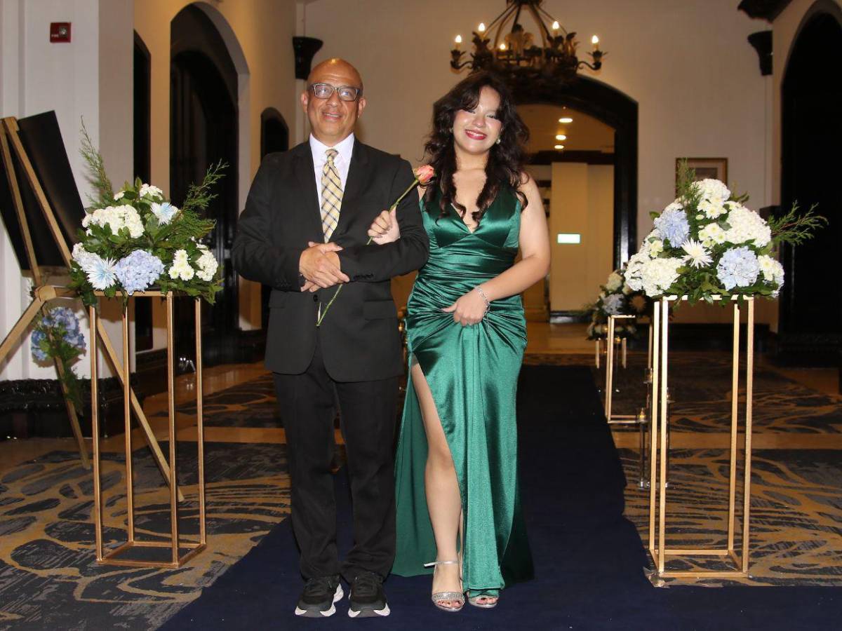 Júbilo en la Prom Night de la Interamerican School