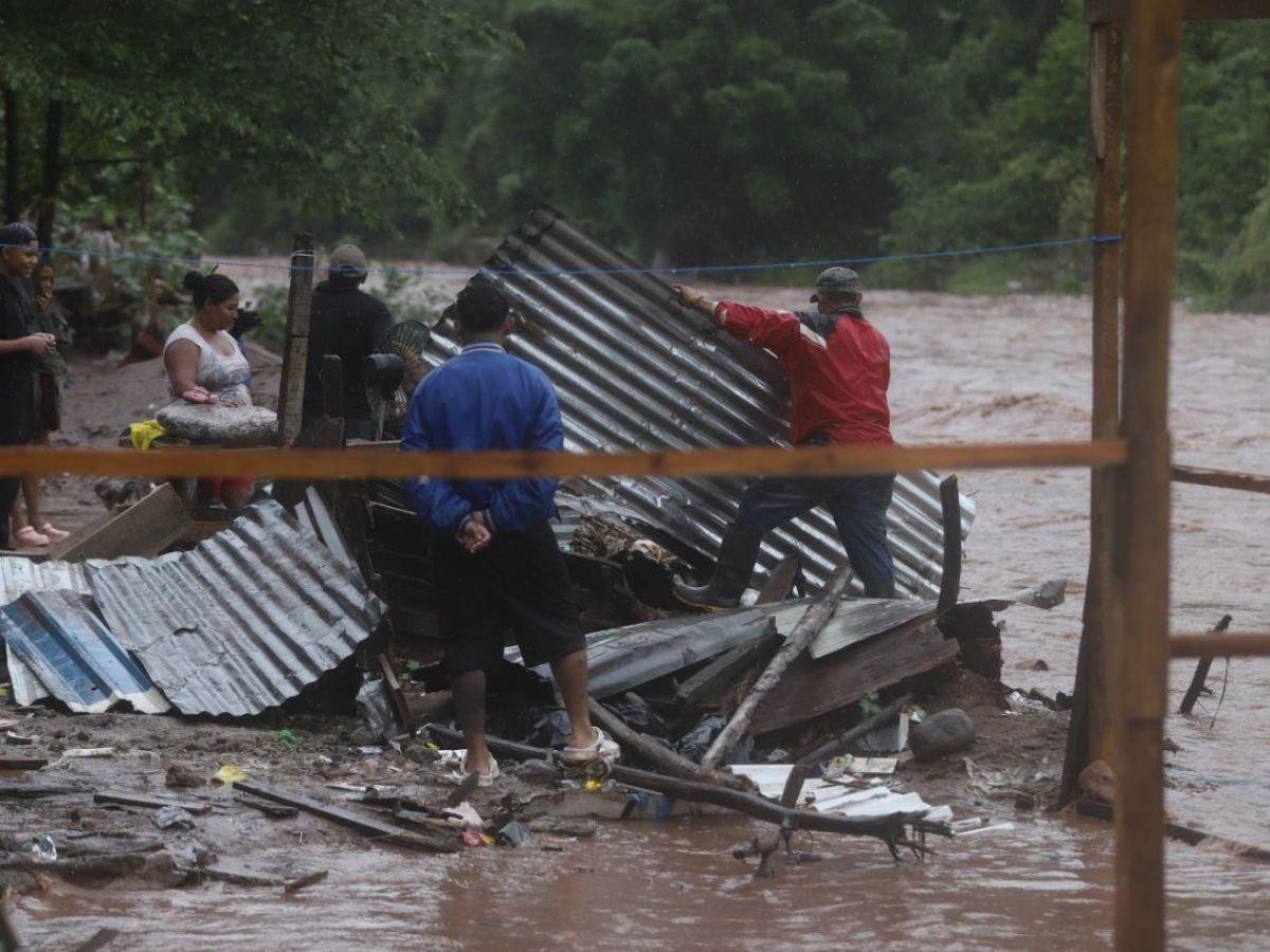 Evacúan familias de la Betania y Las Brisas por crecida del río Choluteca