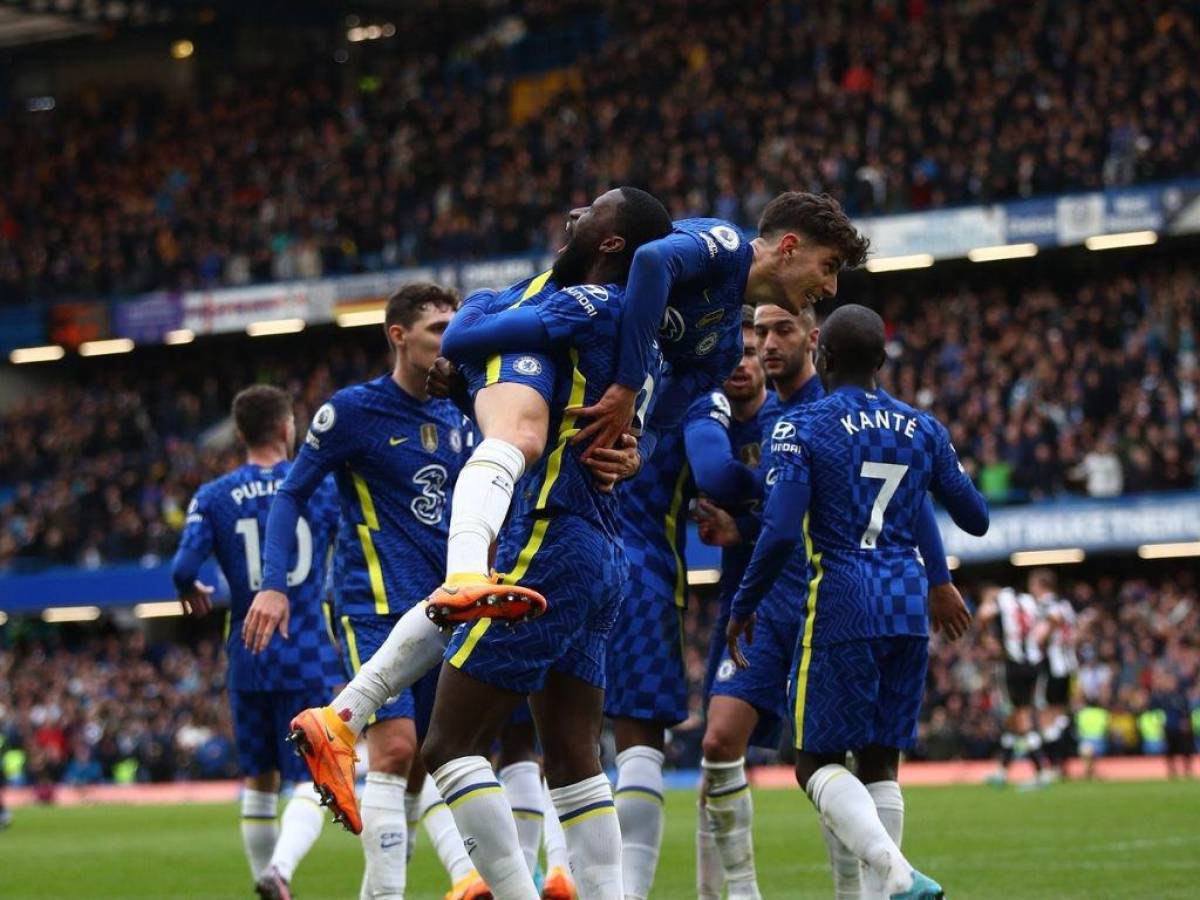 El Chelsea pide jugar a puerta cerrada y retira después su demanda por las críticas