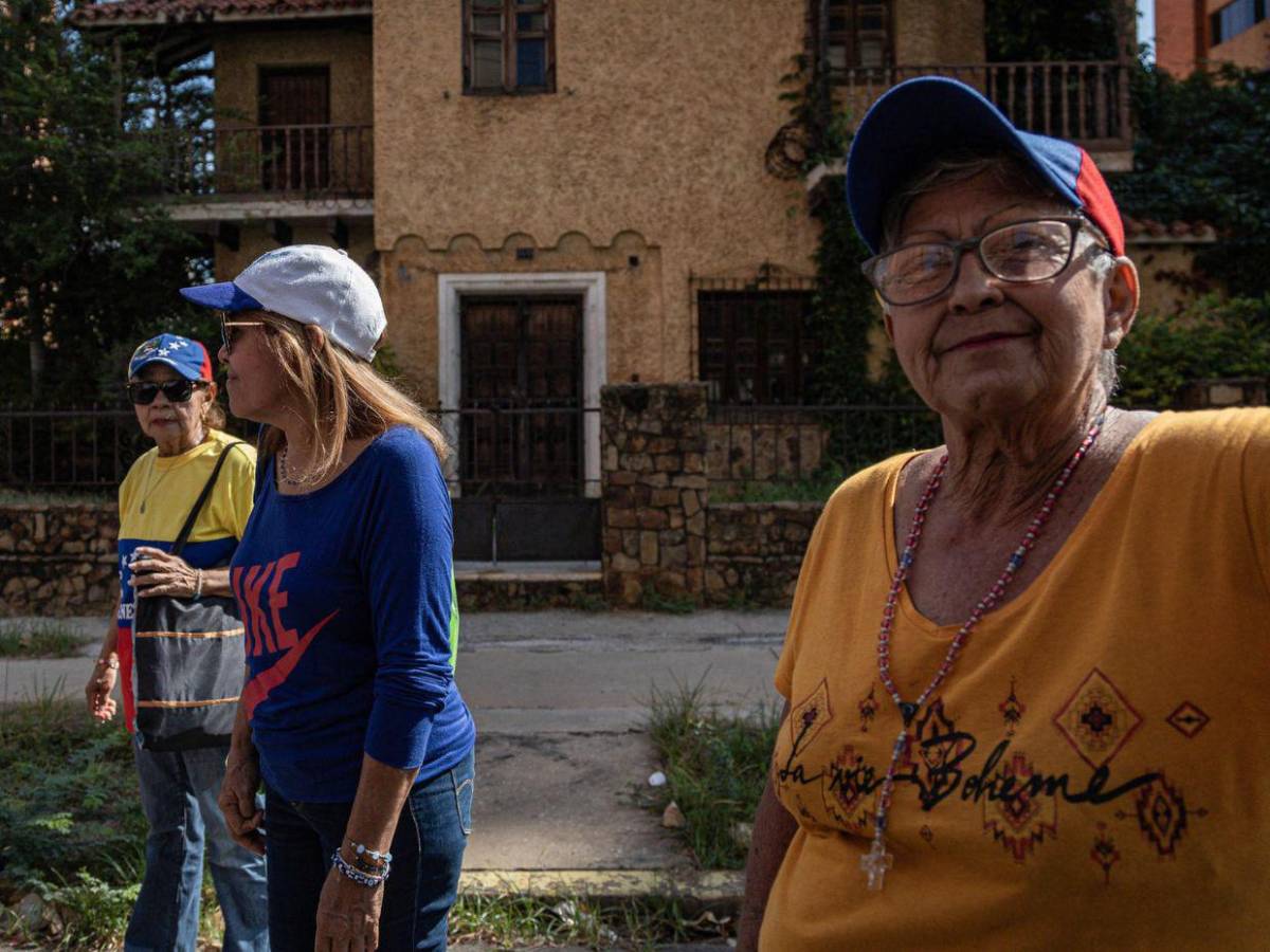 Del mundo a Caracas, protestas presionan régimen de Maduro a un día de toma de posesión