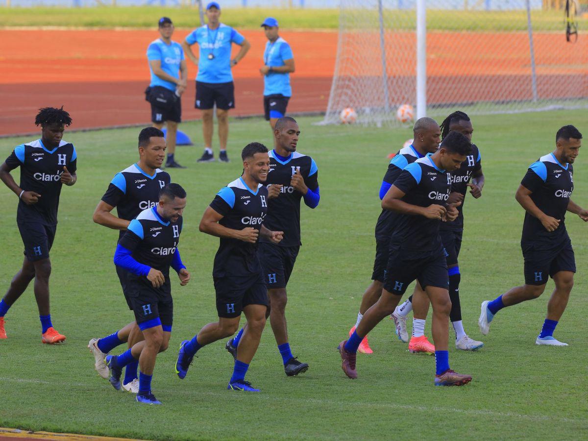 Llenos de ilusión: selección de Honduras viajó a Estados Unidos para afrontar amistosos y Copa Oro 2023