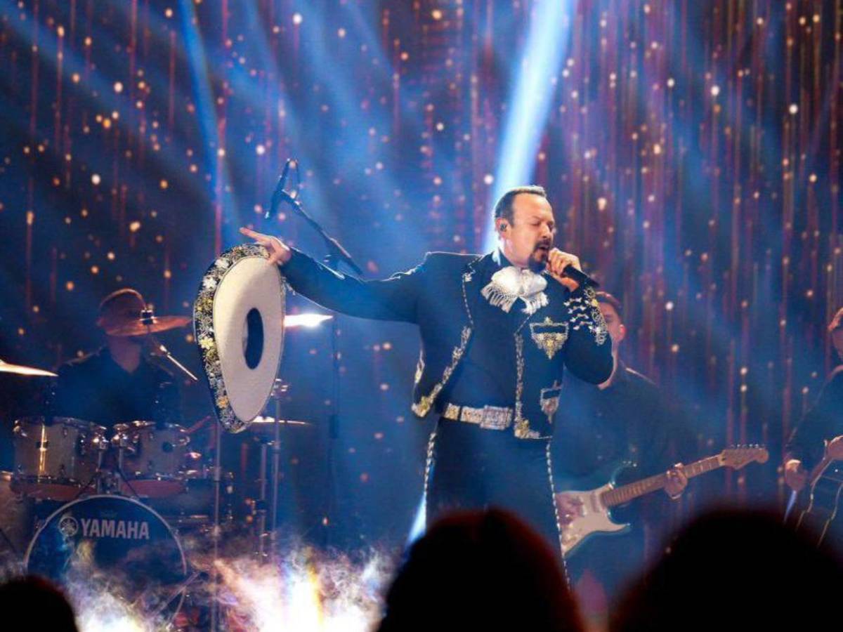 Pepe Aguilar responde a críticas tras foto familiar: ¿Dónde están Emiliano y Nodal?