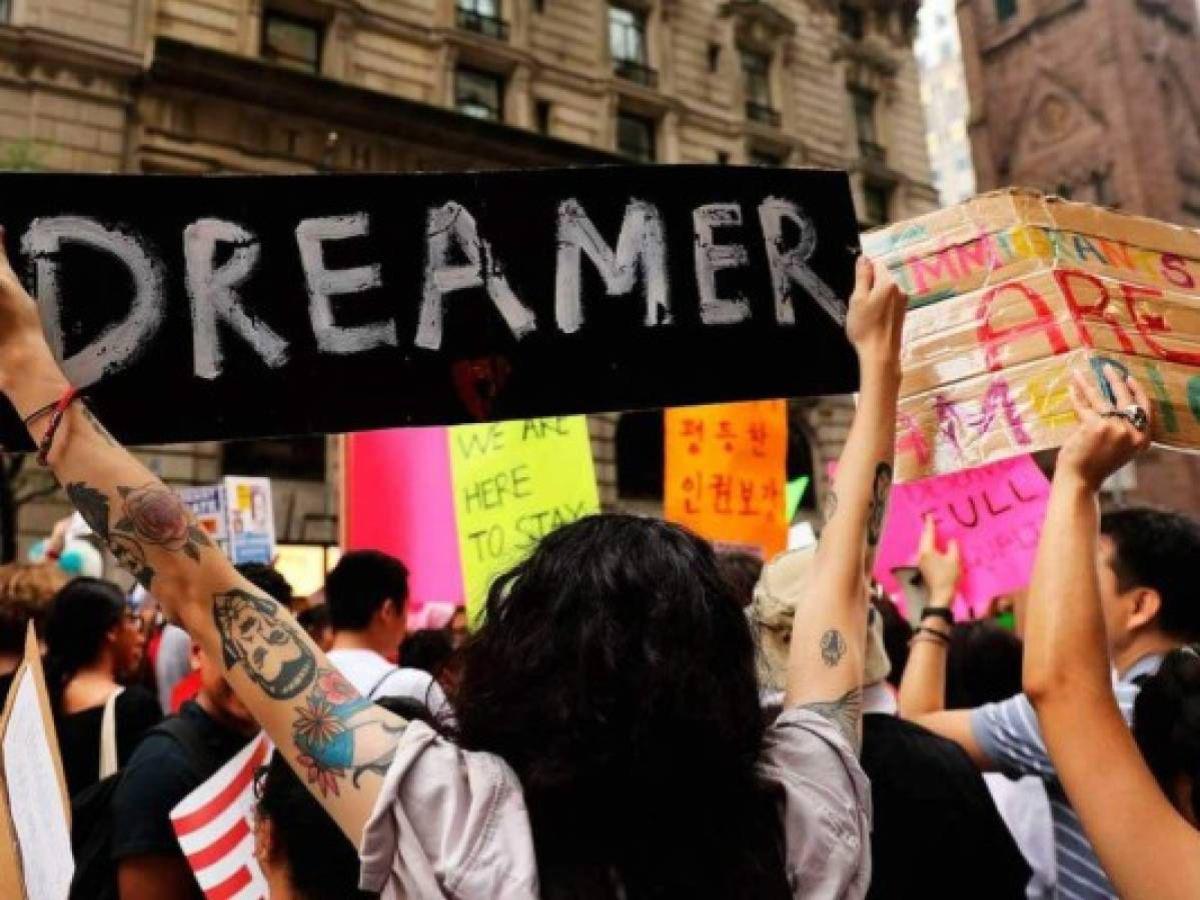 ¿Cómo beneficia a los “Dreamers” el plan migratorio de Joe Biden?