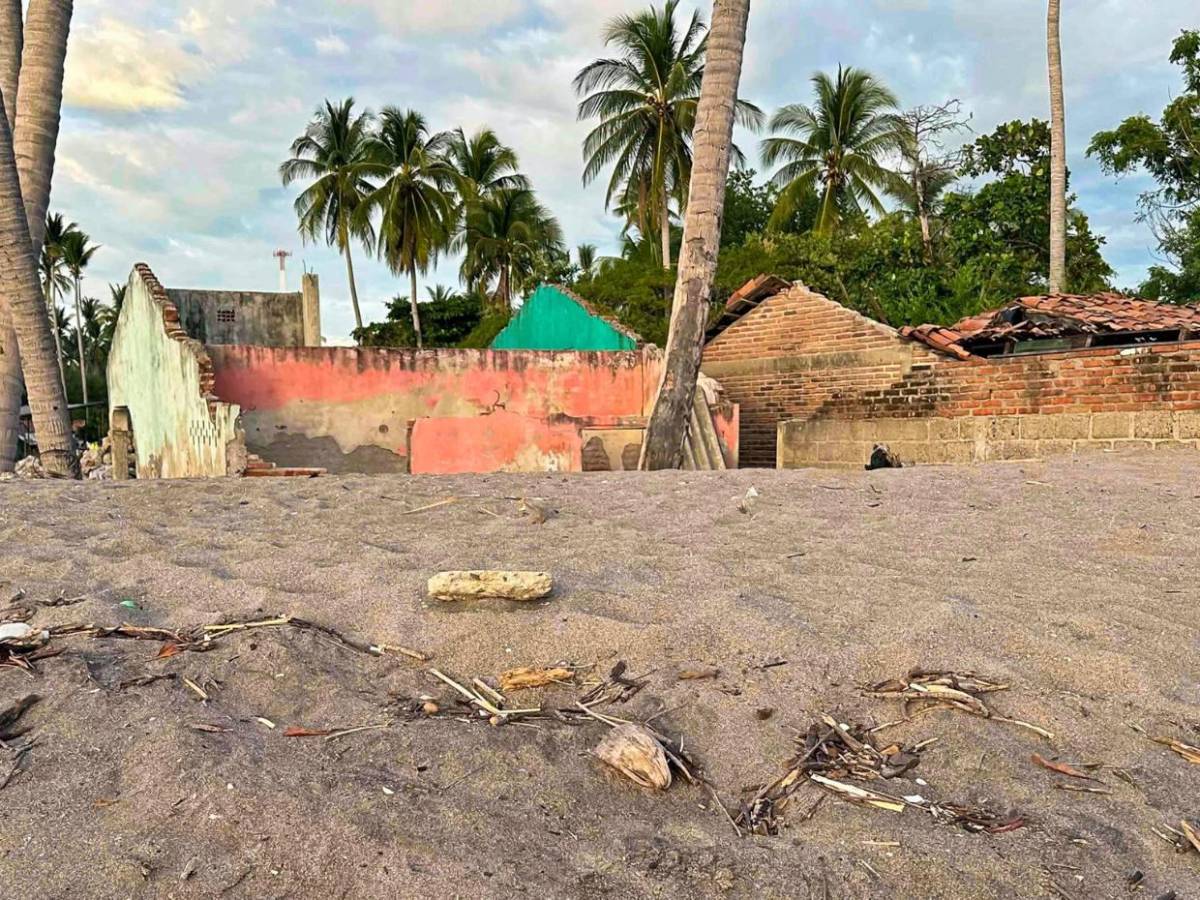 Devastación, éxodo y abandono: así arrasa el mar con Cedeño