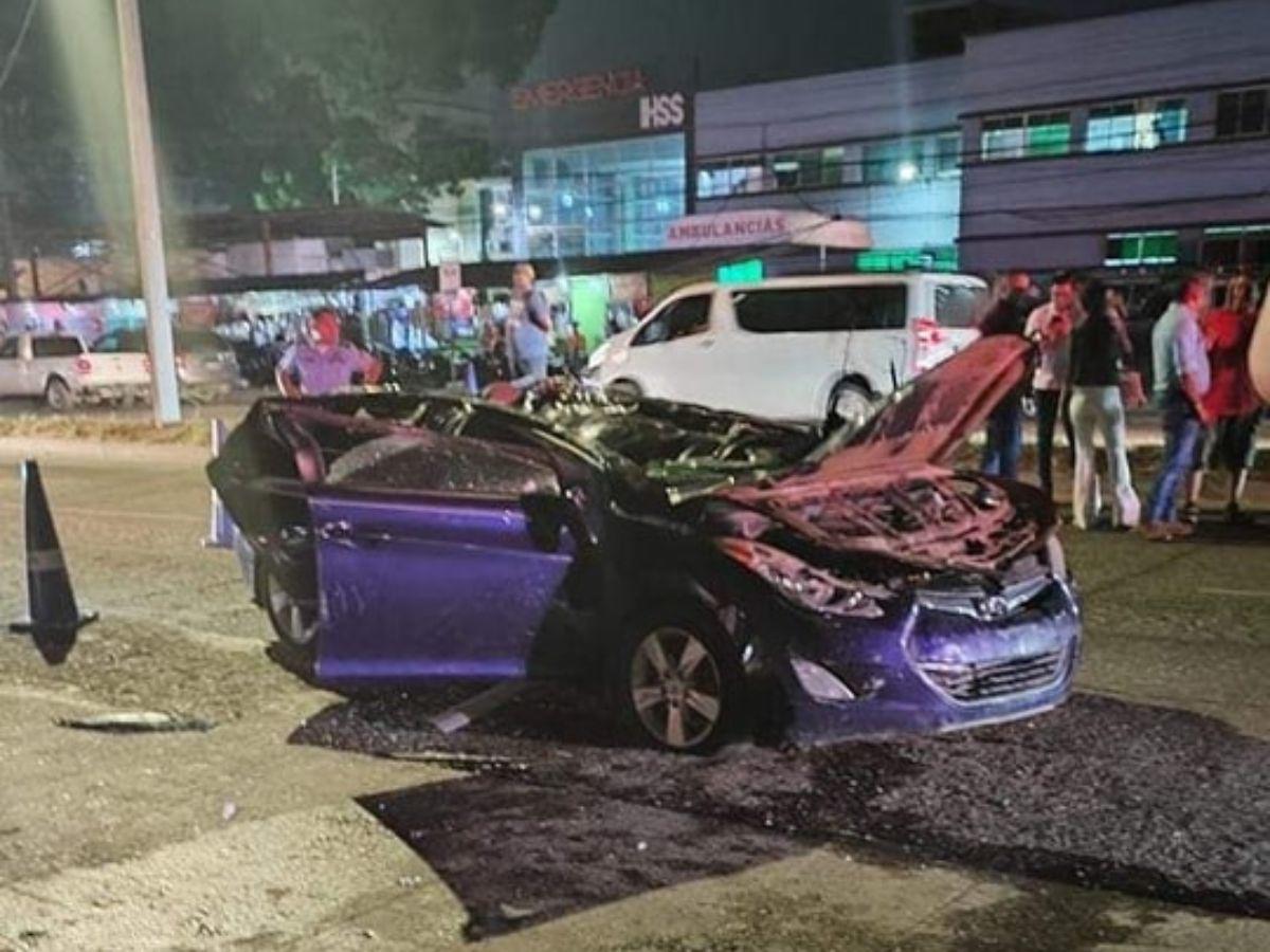 Así quedó el carro que ocasionó el accidente.