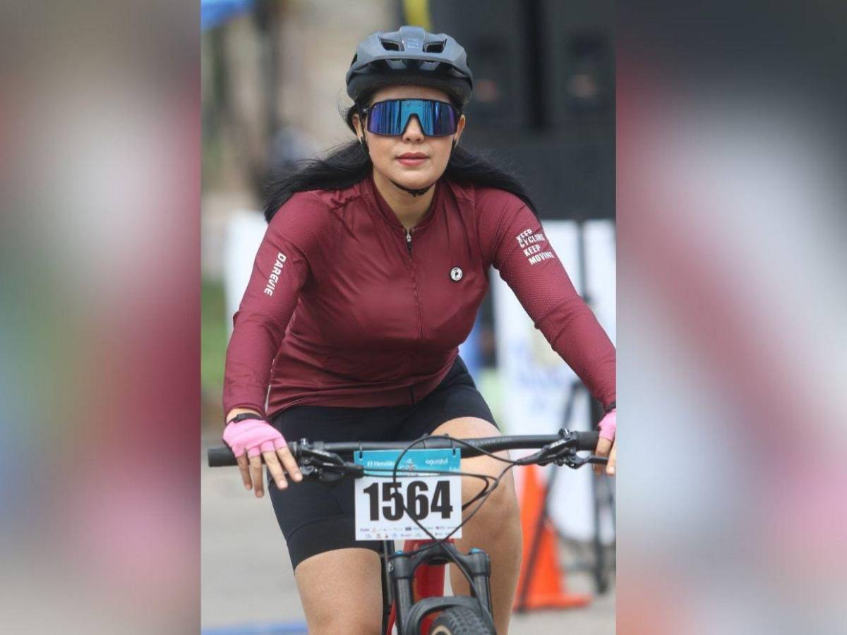 Chicas deslumbran con su talento y belleza en la Vuelta Ciclística de EL HERALDO 2024