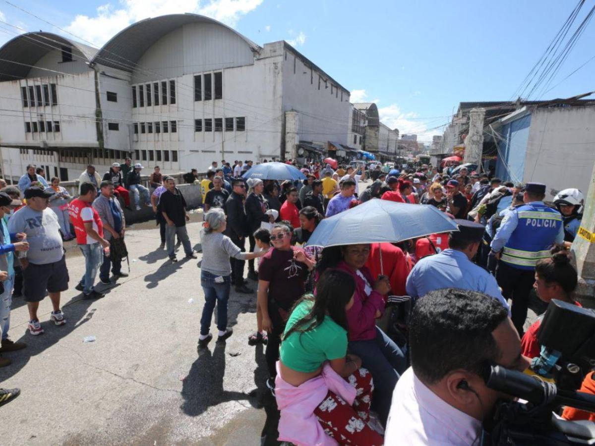 Devastados y sin sustento, comerciantes de Comayagüela enfrentan tragedia tras incendio