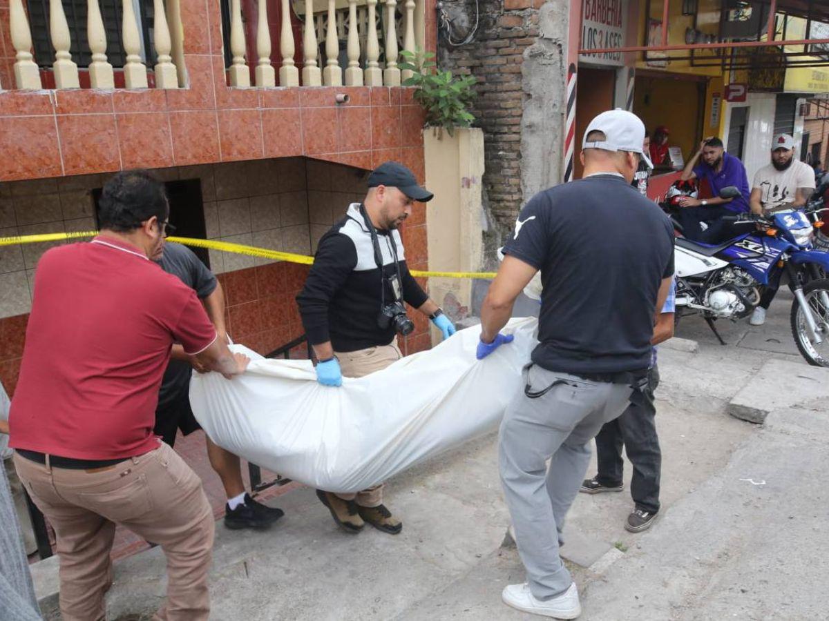 Albañil muere en extrañas circunstancias cuando colocaba cerámica en la colonia El Pedregal