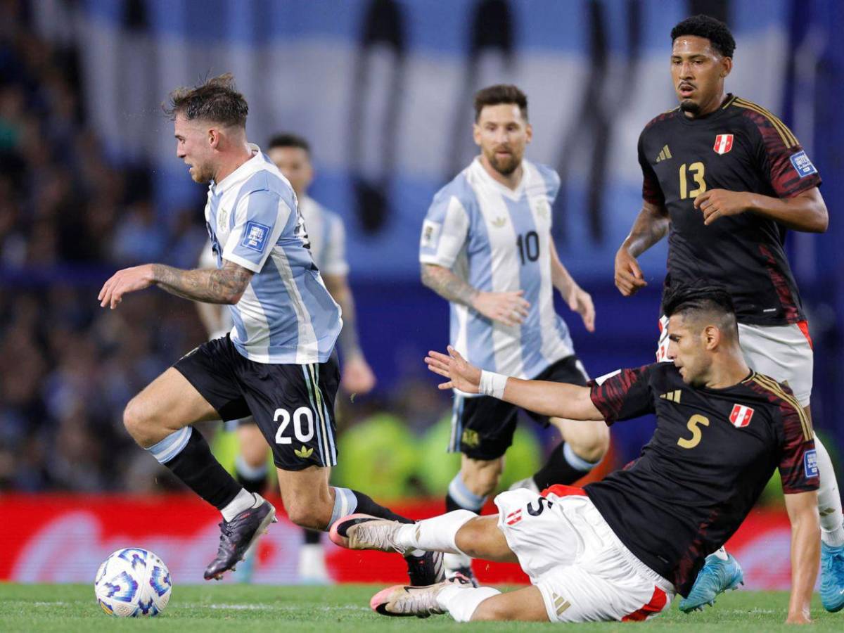 “¿Qué haces bobo?” La reacción de Messi contra un rival en el Argentina vs Perú