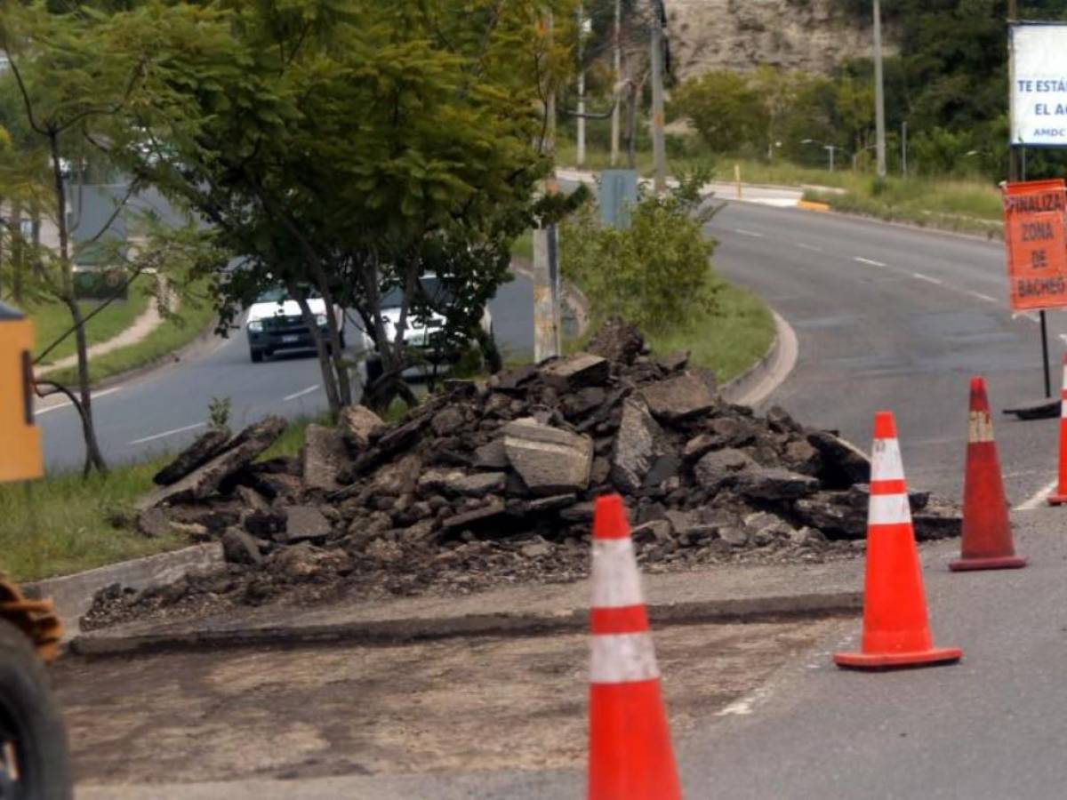 Alcaldía promete intensificar bacheo en el anillo periférico