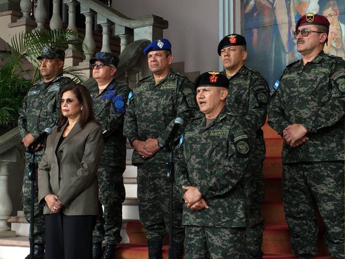 Sin dejar claro qué pasará con su candidatura, Rixi Moncada asumió al frente de la Secretaría de Defensa.