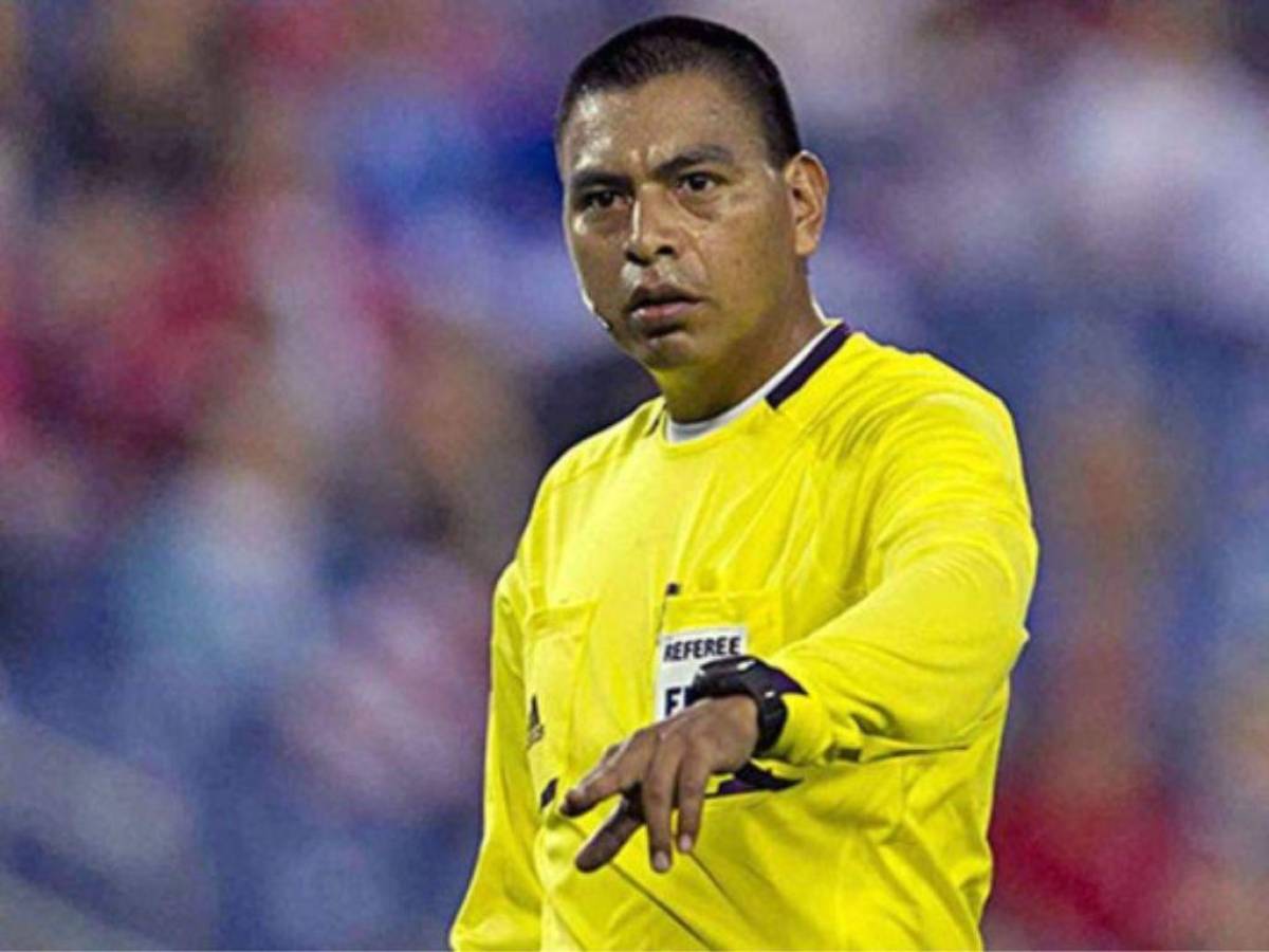 Anuncian los árbitros que impartirán justicia en la vuelta de cuartos de final de Liga Concacaf