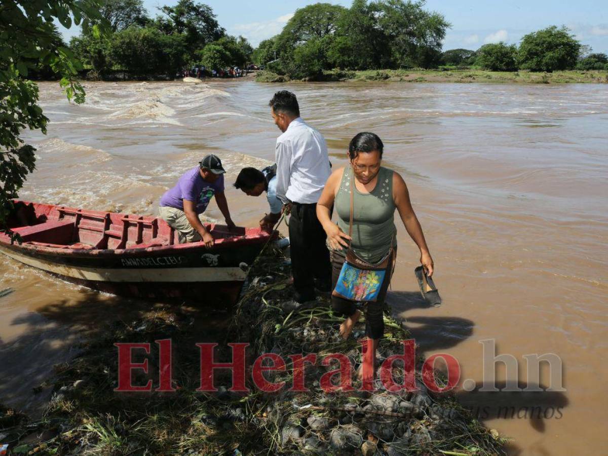 Duro relato de afectados por lluvias en Valle: ‘Mi esposo perdió el cupo para diálisis’