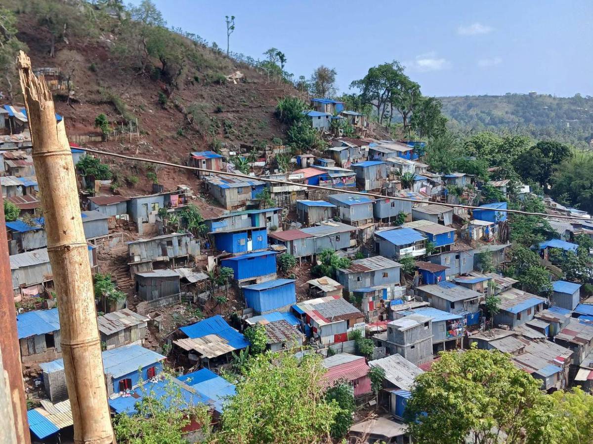 Decenas de muertos y desastres en casas en Mayotte, la isla más pobre de Francia