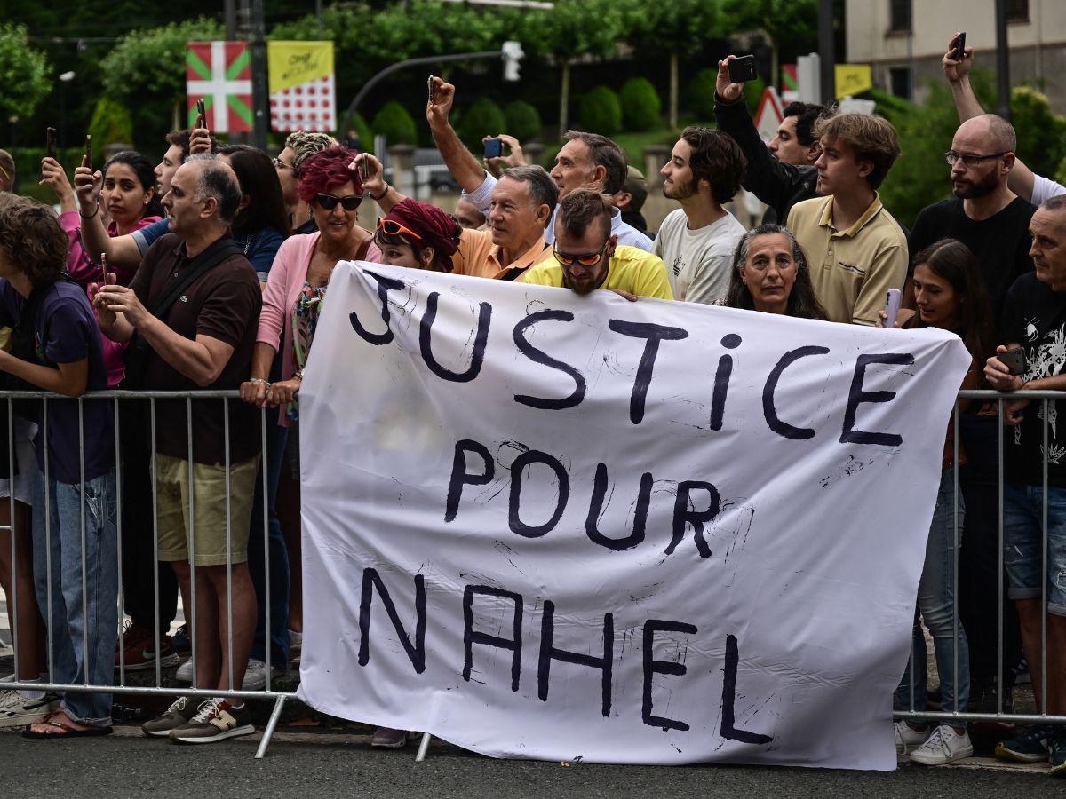 Más de 1,300 personas detenidas en cuarta noche de protestas en Francia