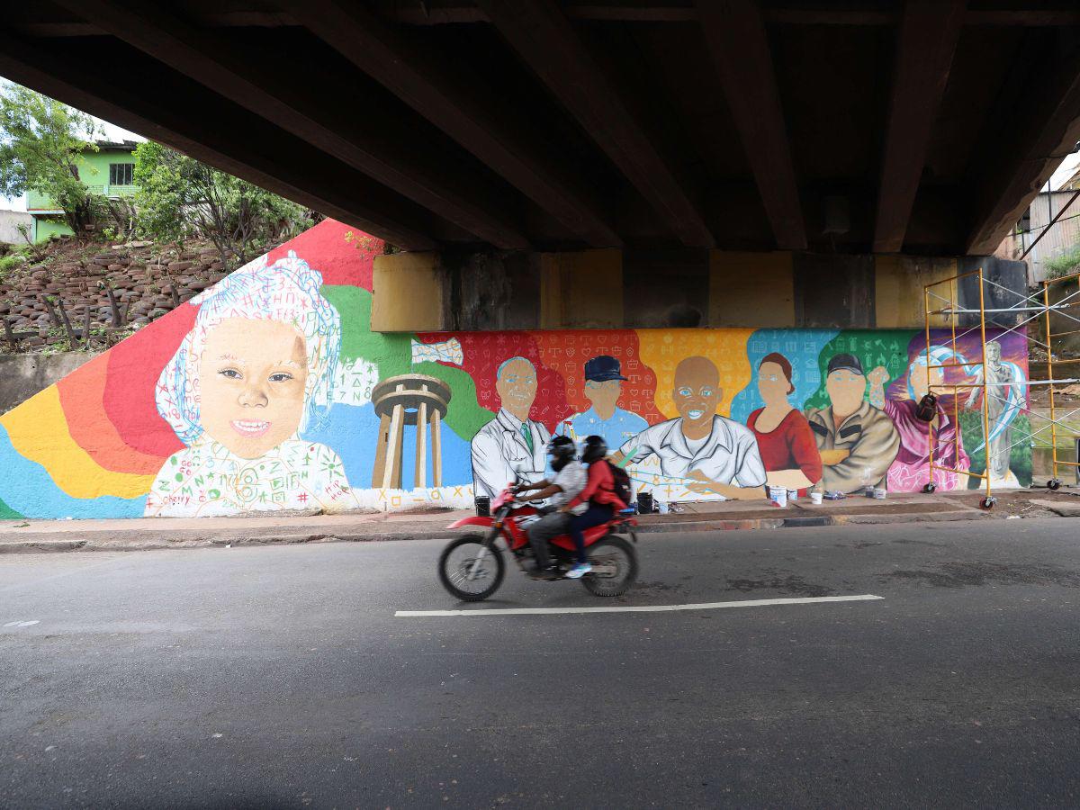 Imponentes y coloridos murales dan un nuevo rostro en Tegucigalpa