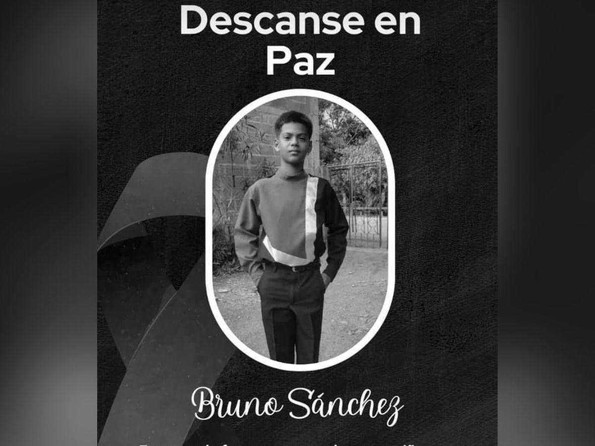 Bruno Sánchez es el nieto de la docente que también falleció en el accidente en carretera hacia Olancho.