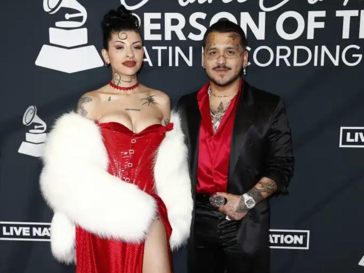 ¿Nodal, el rey del amor exprés? De Cazzu a Ángela Aguilar: su cambio de pareja en los Grammy