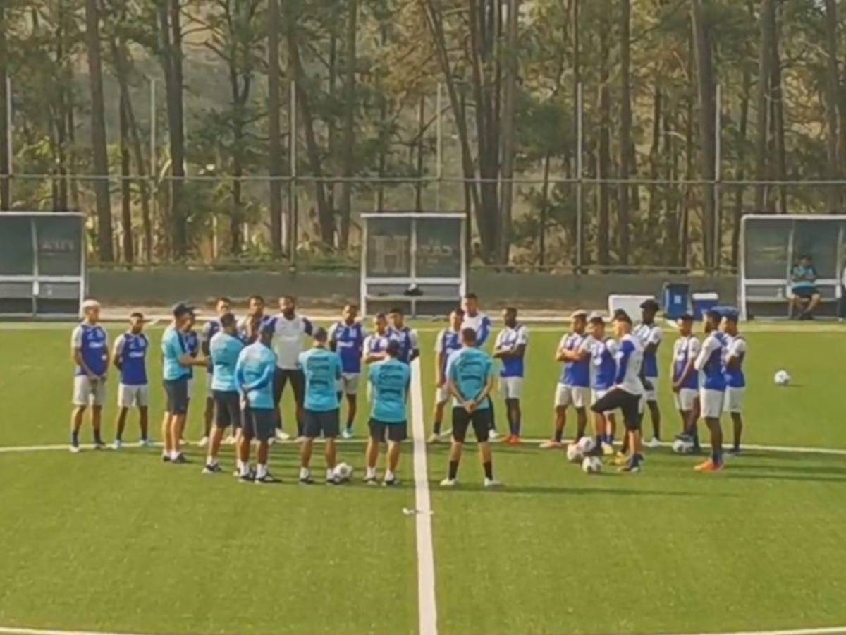 Diego Vázquez dirigió su primer entrenamiento con la Selección Nacional de Honduras