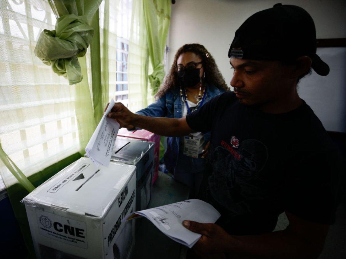 La falta de energía, señal y altos costos hacen inviable el voto electrónico en Honduras