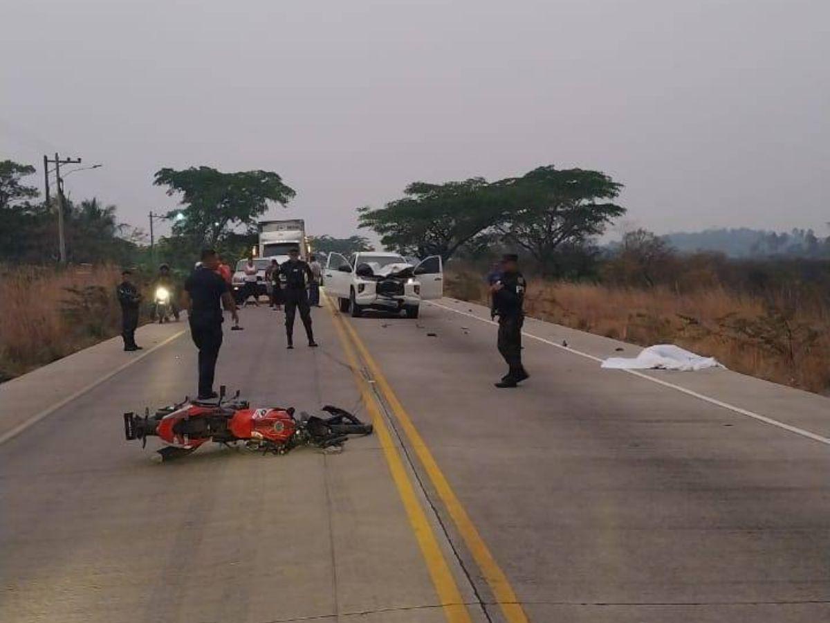 Un muerto deja brutal accidente entre pick-up y motocicleta en la CA-6