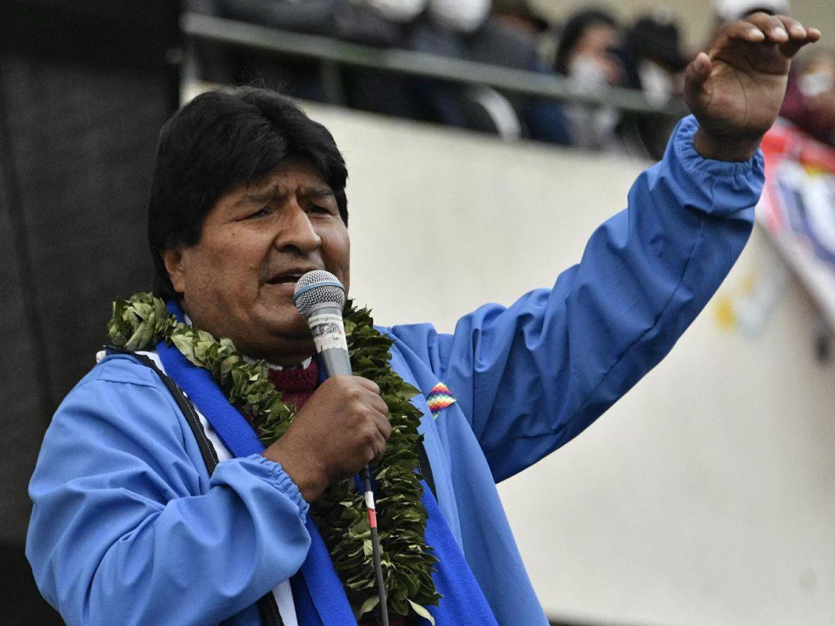 Evo Morales sufre caída cuando salía de conferencia de prensa en Bolivia