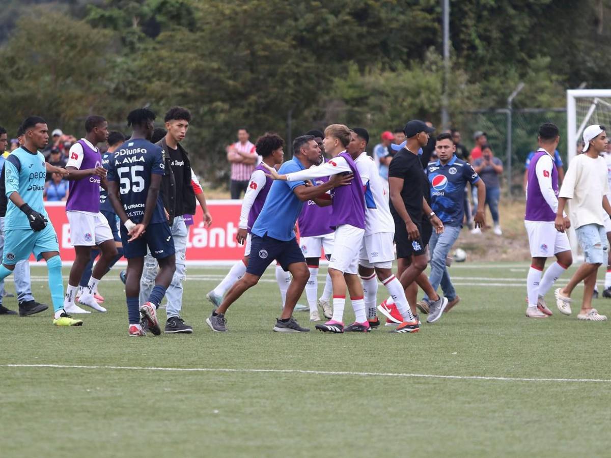 Violencia opaca la final del torneo de reservas entre Olimpia y Motagua