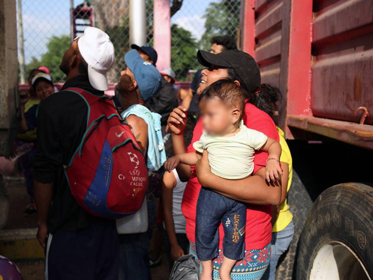 ¿Hijos de migrantes nacidos en EUA perderán ciudadanía? Estos son los planes de Trump