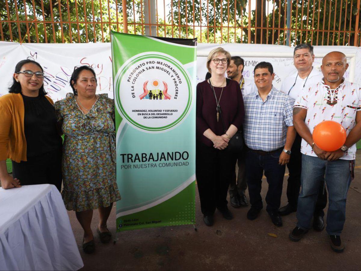 Laura Dogu encabeza inauguración de remodelado centro de salud en colonia San Miguel