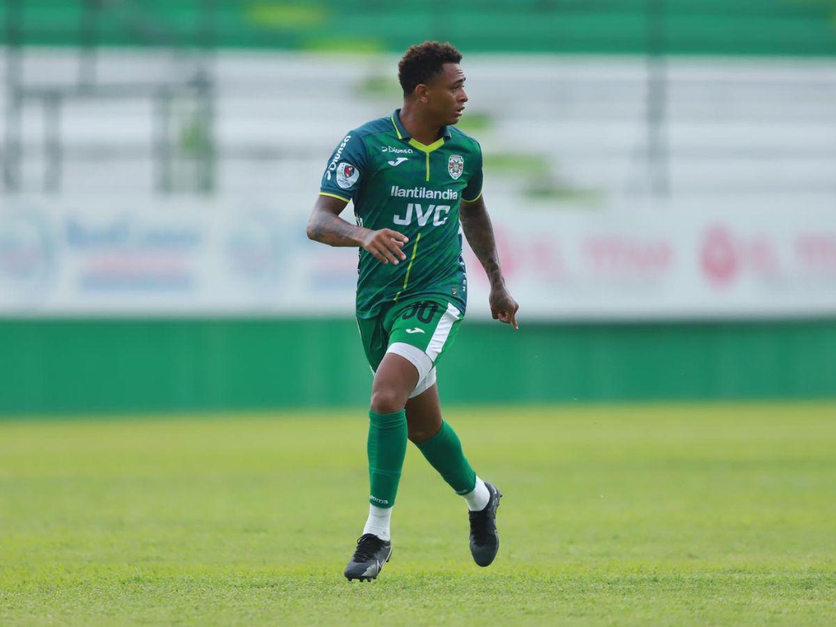 Cristian Sacaza anotó un gol y dio una asistencia para el empate 2-2.