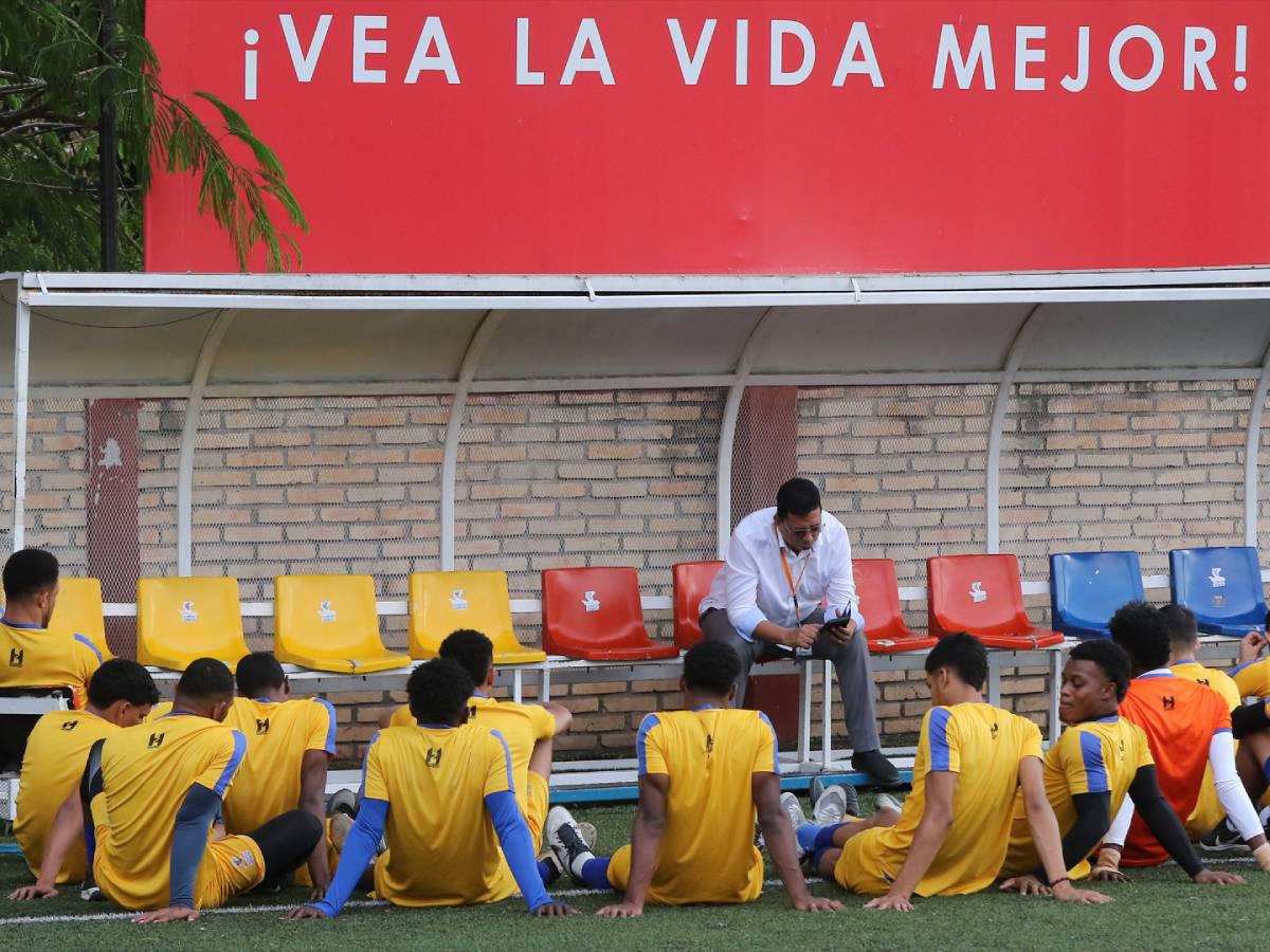 Charla en los entrenamientos de UPNFM.