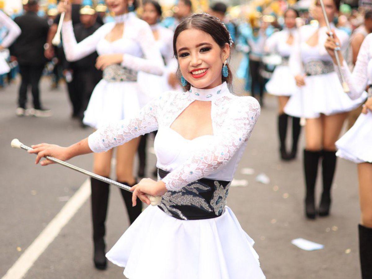 Las palillonas con las más bellas sonrisas durante los desfiles patrios