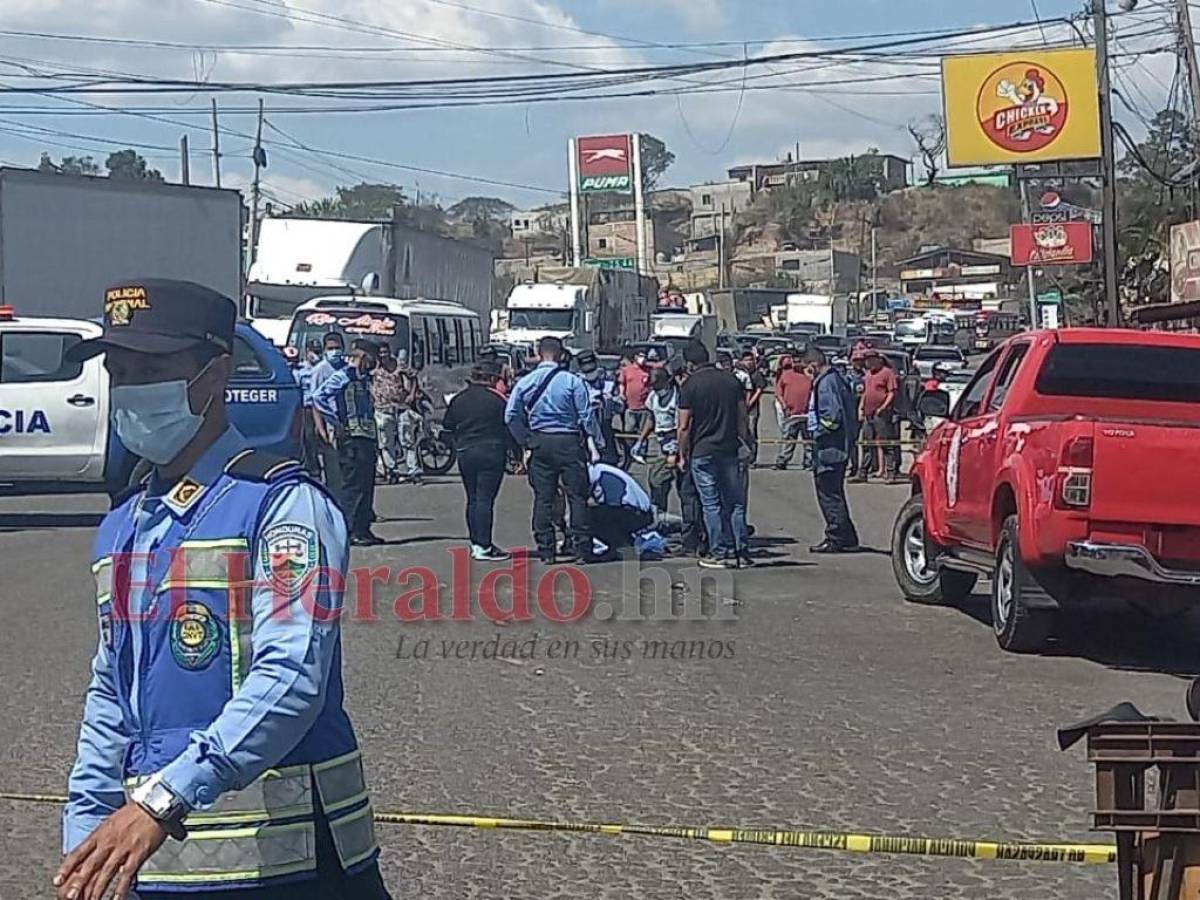 Muere motociclista tras impactar contra carro en la Cerro Grande