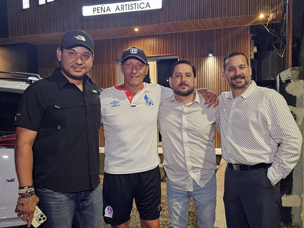 Pedro Troglio inaugura restaurante en Honduras